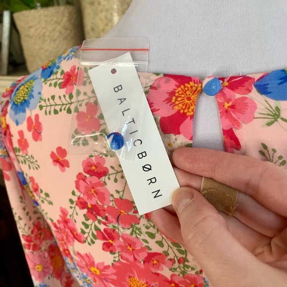 Sugar Lips NWT Baltic Born woman’s floral maxi dress medium - Picture 5 of 10